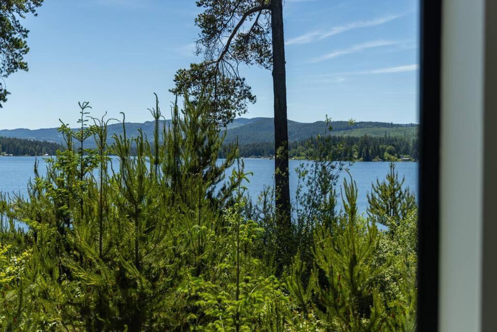 Kelly'S Sunset Lake Retreat Shawnigan Lake Exterior photo