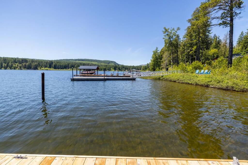 Kelly'S Sunset Lake Retreat Shawnigan Lake Exterior photo